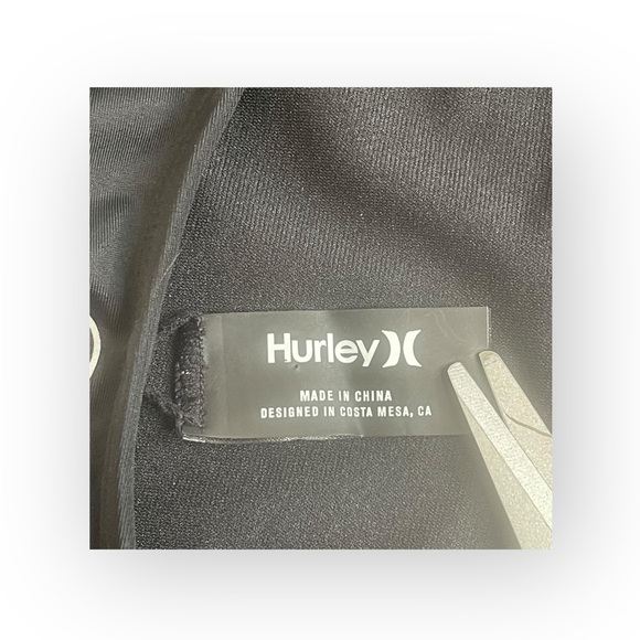 new Hurley 🝮 One Piece Strappy Full Coverage Sport Swimsuit 🝮 Black 🝮 XL - Picture 9 of 16